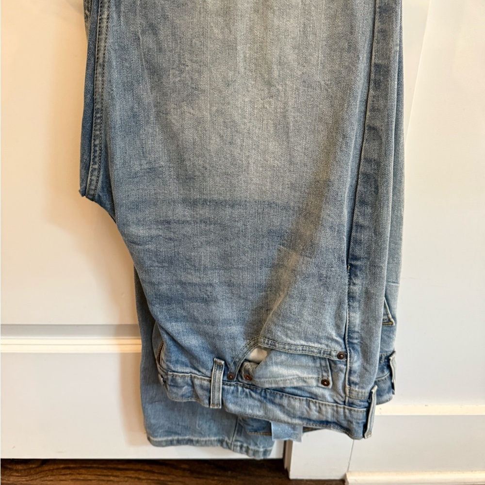 Levi's Relaxed Blue Jeans with Classic Denim Style